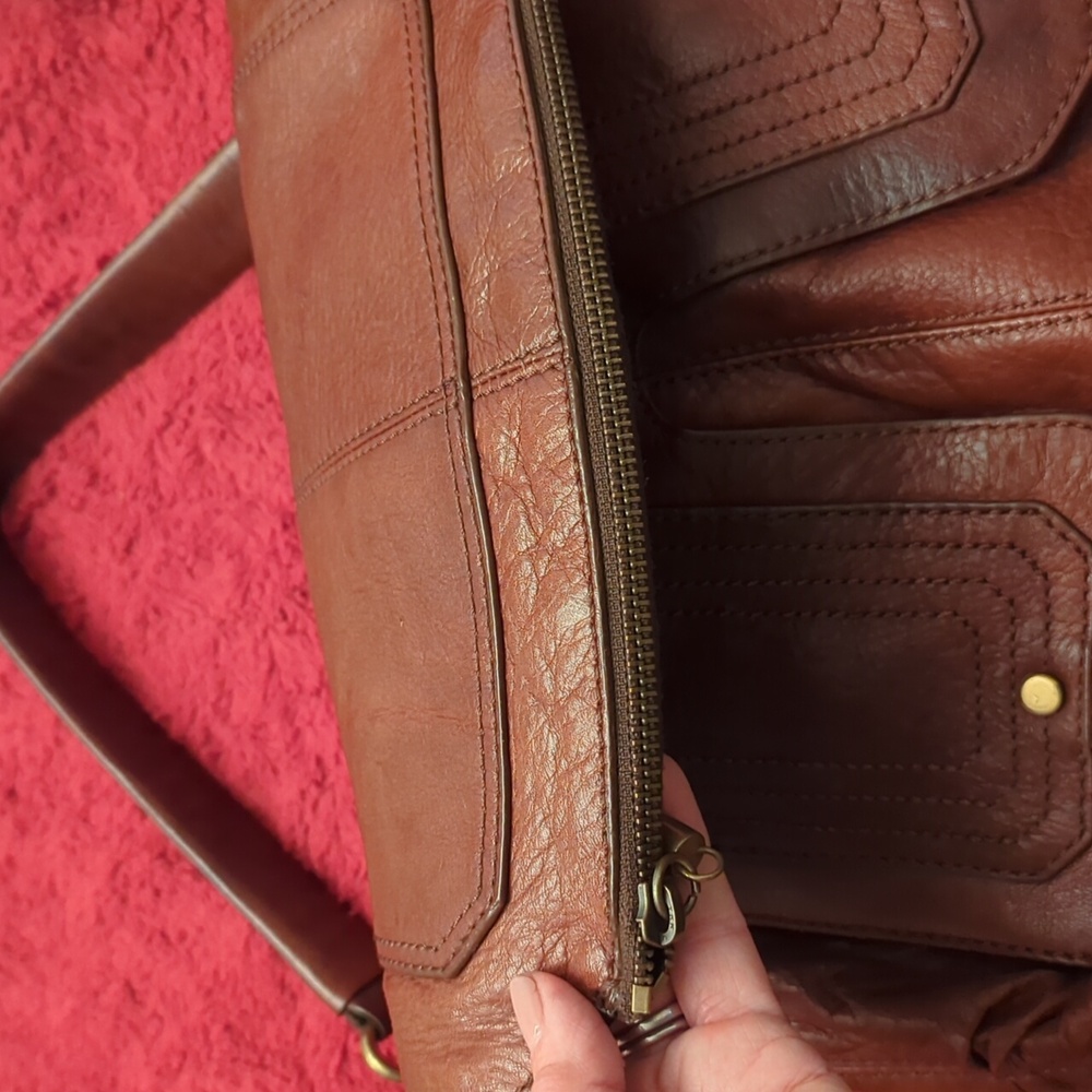 The SAK Leather purse - Picture 5 of 9